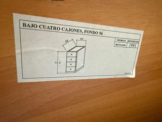 Cassettiera in legno a 4 cassetti