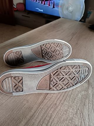 Converse rojas bajas