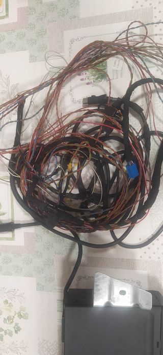 Cargador y cableado 6CD Audi TT