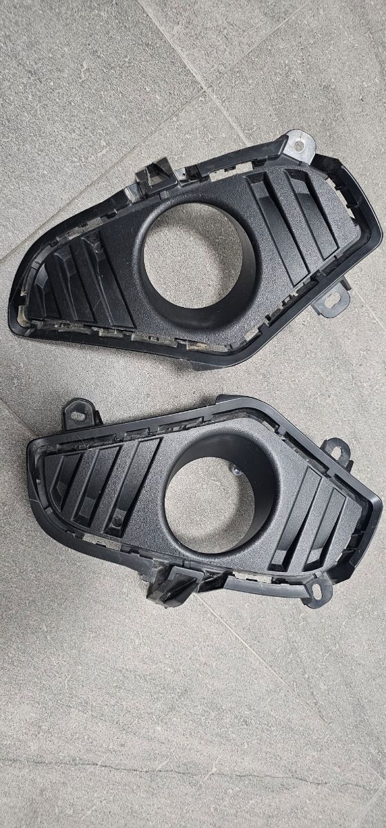 Molduras antiniebla Toyota RAV4