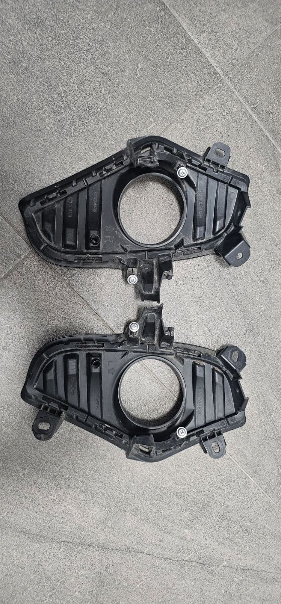 Molduras antiniebla Toyota RAV4