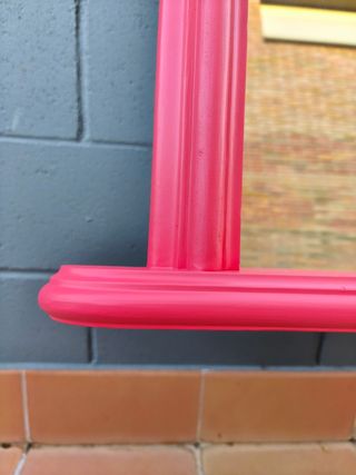 Specchio rosa in stile vintage