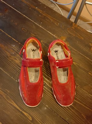 Scarpe sportive allrounder rosse