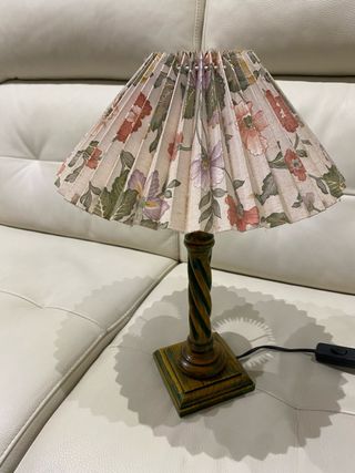 Lampada da tavolo floreale vintage