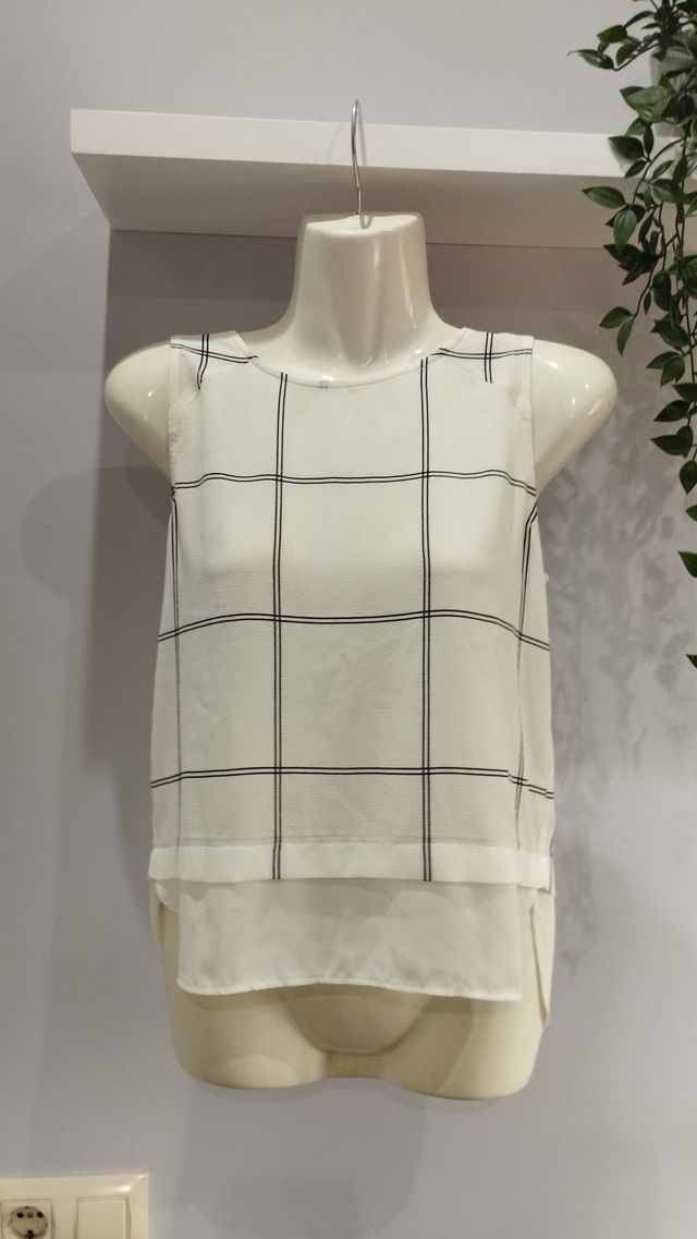 Blusa blanca sin mangas - Cuadros