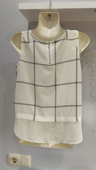 Blusa blanca sin mangas - Cuadros