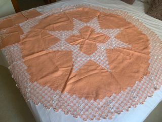 Mantel lino calado canario color salmon redondo
