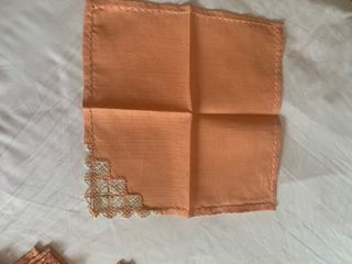 Mantel lino calado canario color salmon redondo