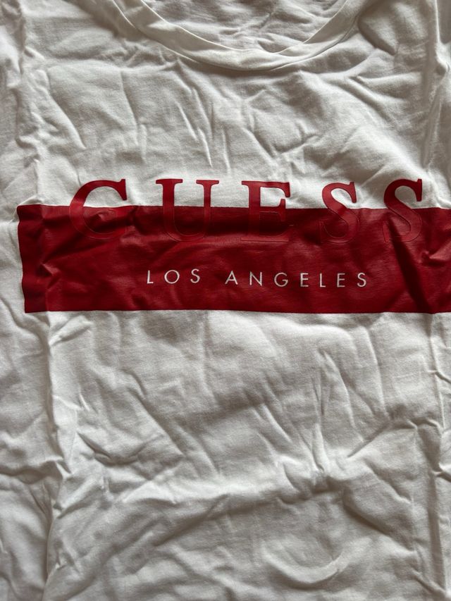 Camiseta Guess Blanca
Da poca talla
Como para L/XL
