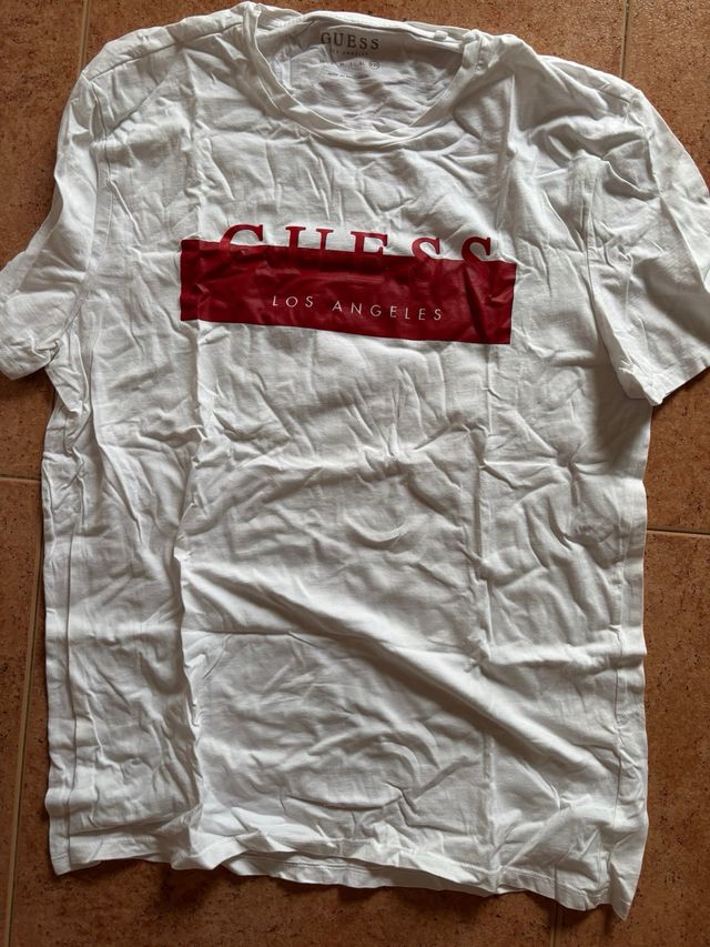 Camiseta Guess Blanca
Da poca talla
Como para L/XL