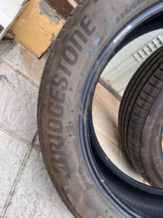 Neumáticos Bridgestone 225/55 R19 con 3000km 4 uni