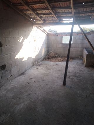 Finca en suelo urbano con galpón.