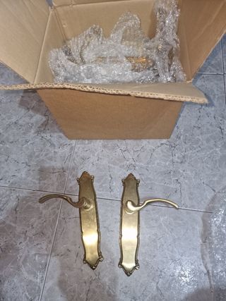 8 pares de Manillas de puertas