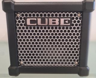 Roland Micro Cube GX Amplificador