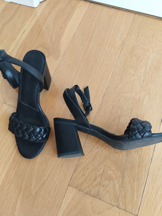 Sandalias tacón negras