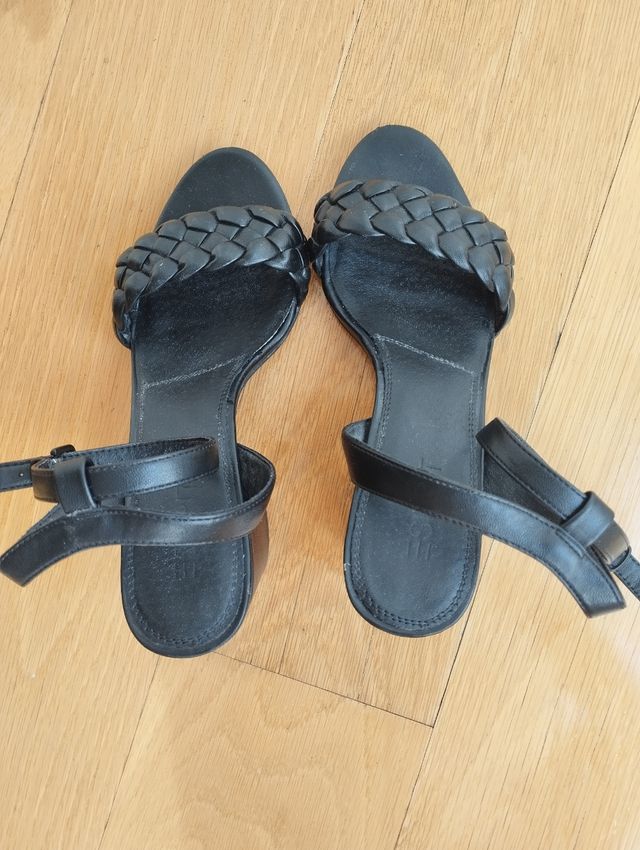 Sandalias tacón negras