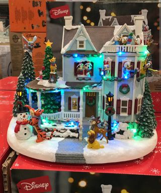 Casa Navidad Disney Costco Luces