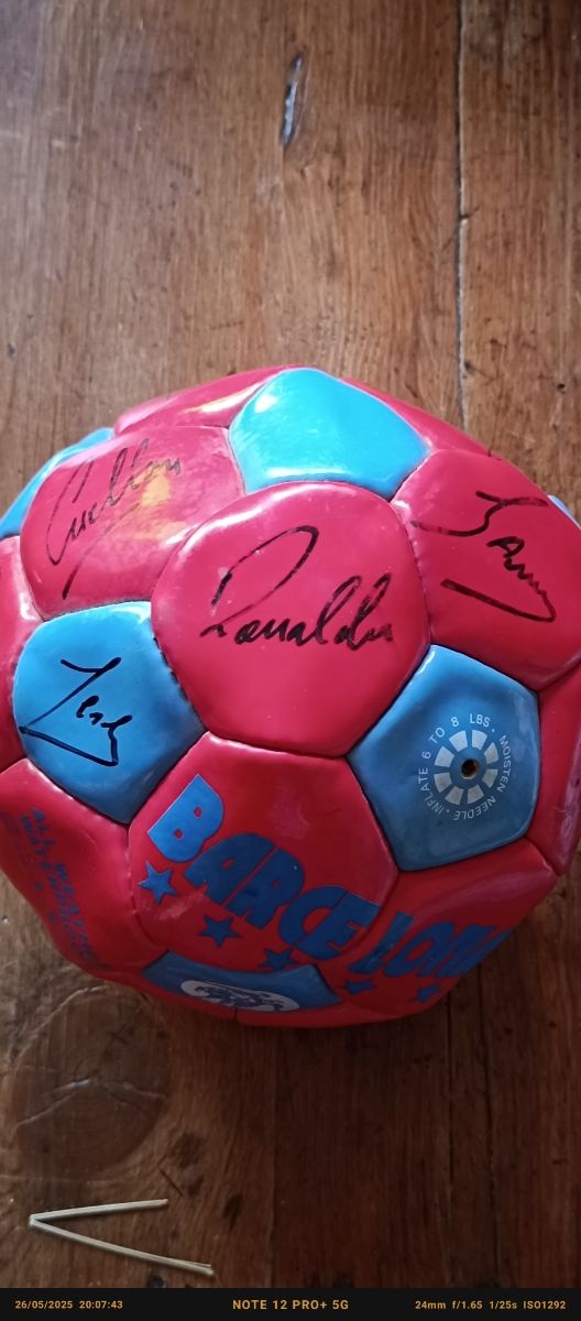 ULTIMI GIORNI Maglia e Pallone Barça firmato