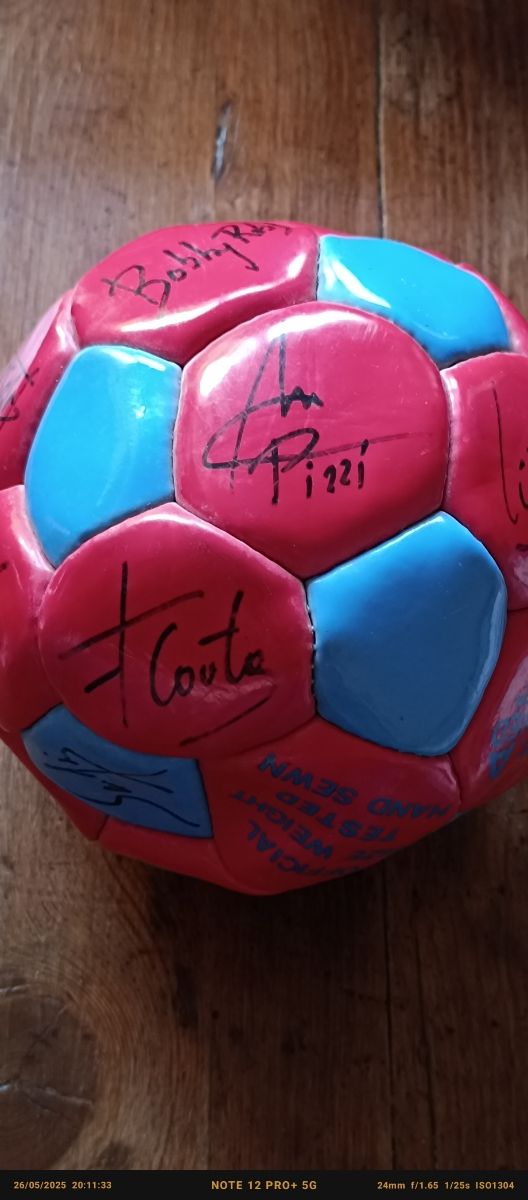 ULTIMI GIORNI Maglia e Pallone Barça firmato