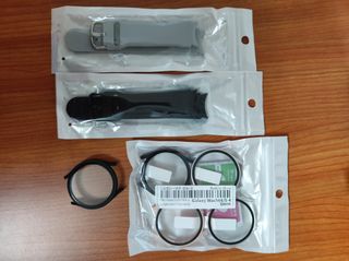 Samsung Galaxy Watch4 + 4 protectores + 3 correas