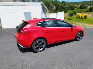 Volvo V40 2015