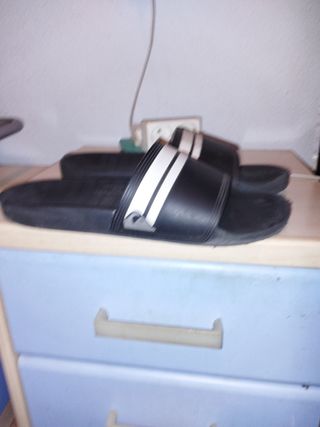Chanclas Hydrosoul - blancas y negras