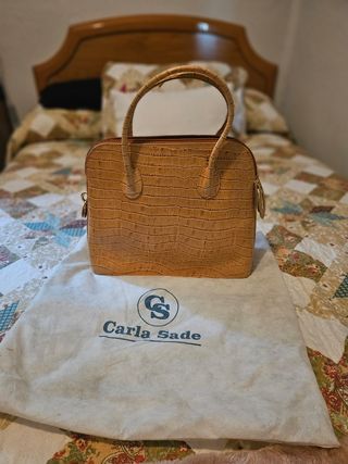 Bolso Carla Sade beige. .