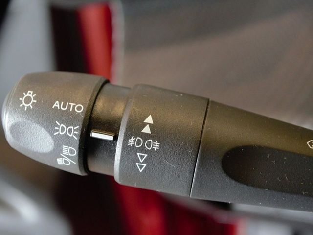 Peugeot 2008 Allure Puretech 130 S&S BVM6