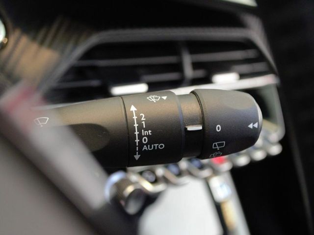 Peugeot 2008 Allure Puretech 130 S&S BVM6