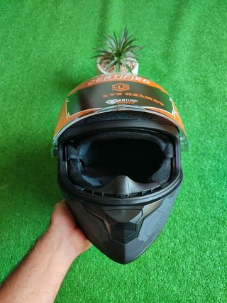 Casco moto integral talla L dibujo de gato gris