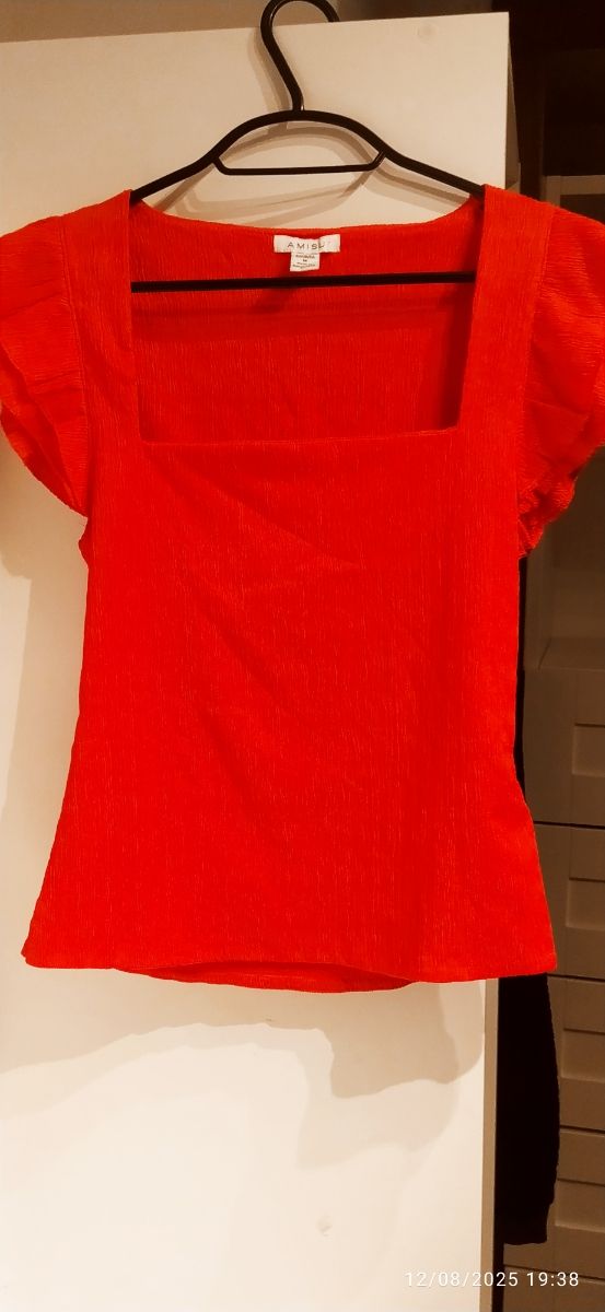 Camiseta rojo manga corta, cuello barco