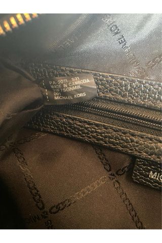 Michael Kors - Borsa a tracolla nera martellata