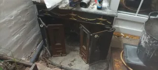 Chimenea antigua de metal