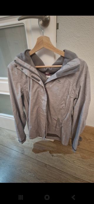 Chubasquero Decathlon gris