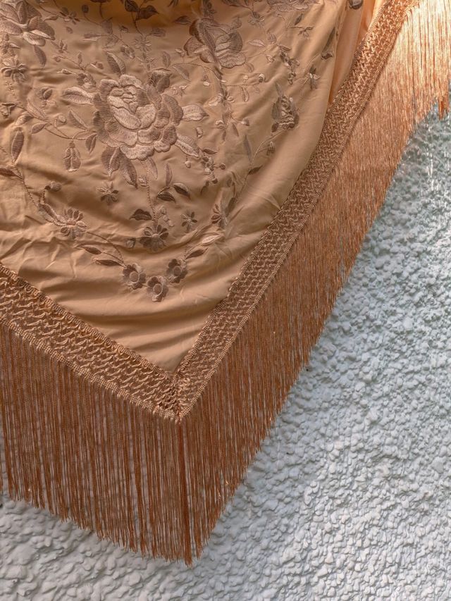 Mantoncillo Flamenco Beige Tostado Monocolor