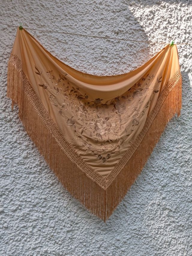 Mantoncillo Flamenco Beige Tostado Monocolor