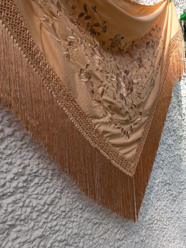 Mantoncillo Flamenco Beige Tostado Monocolor