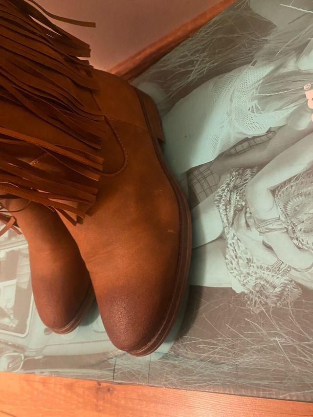 Botas Marrón con Flecos
