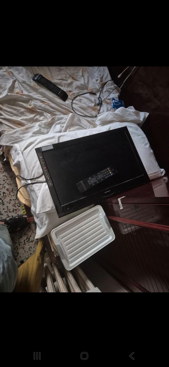 TV Techwood 22" con telecomando