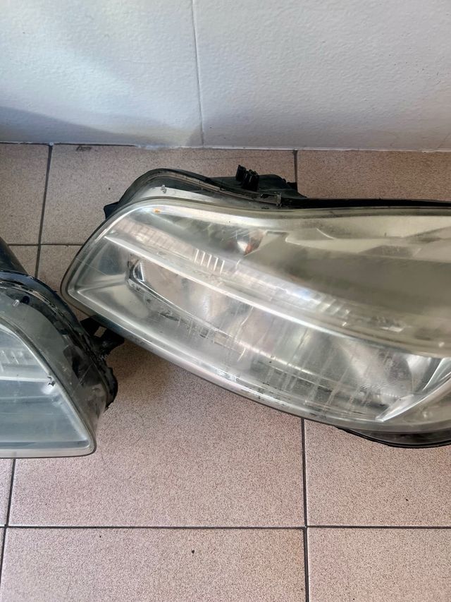 Faros Opel Insignia 2010