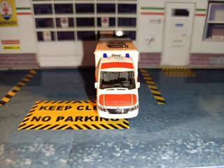 Ambulancia Mercedes 112 escala (1:87)ñ