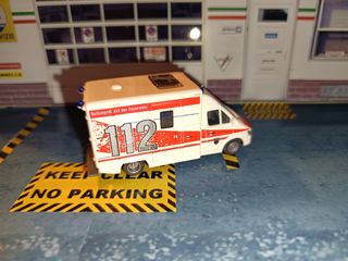 Ambulancia Mercedes 112 escala (1:87)ñ