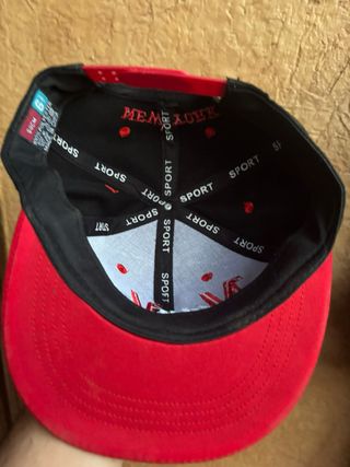 Gorra NY Yankees negra y roja