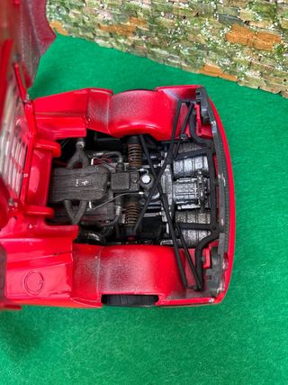 Ferrari F50 – Escala 1:18 – Maisto