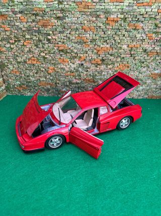 Ferrari Testarossa 1984 – Escala 1:18 – Burago