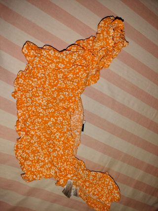 Top Bershka floral naranja M 