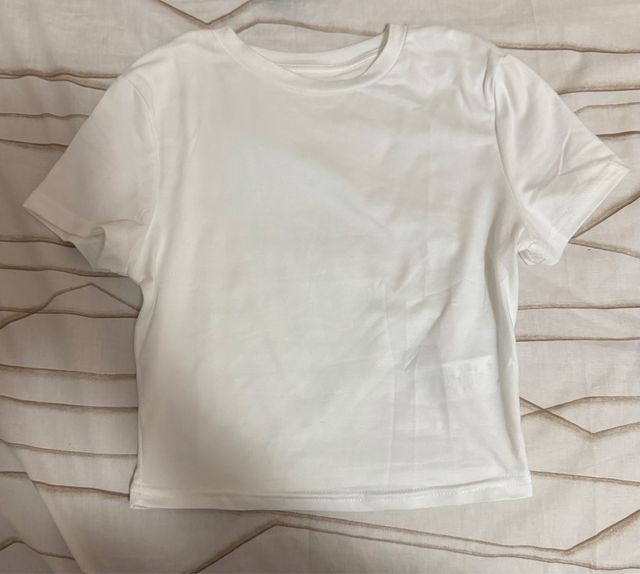 T-shirt básica curta