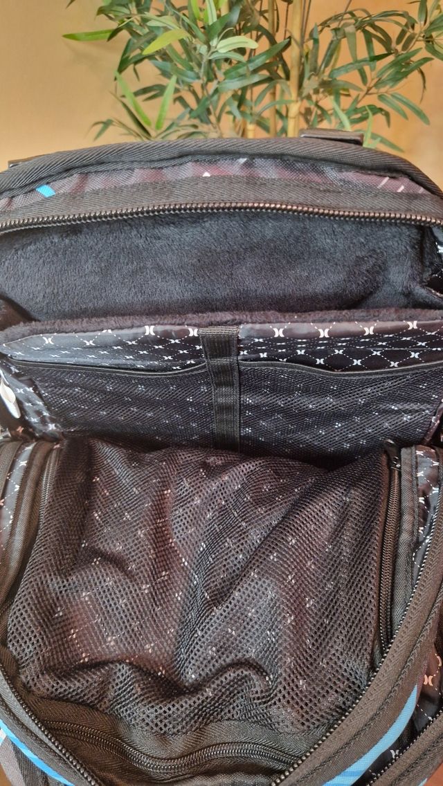 Mochila Hurley Azul y Negra