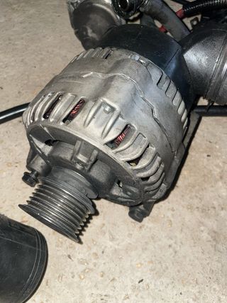 Alternador BMW M54B30 usado