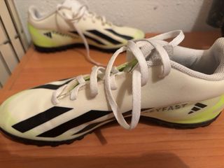 Zapatillas Adidas Fútbol - Blancas y Negras